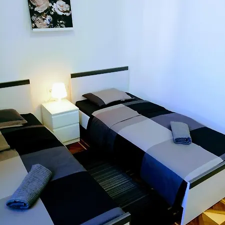 Zpula Center Lägenhet Pula